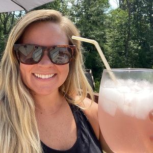 Meet your Posher, Brooke